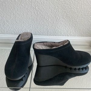 C la Canadienns Black Suede Ivy Mules size 7